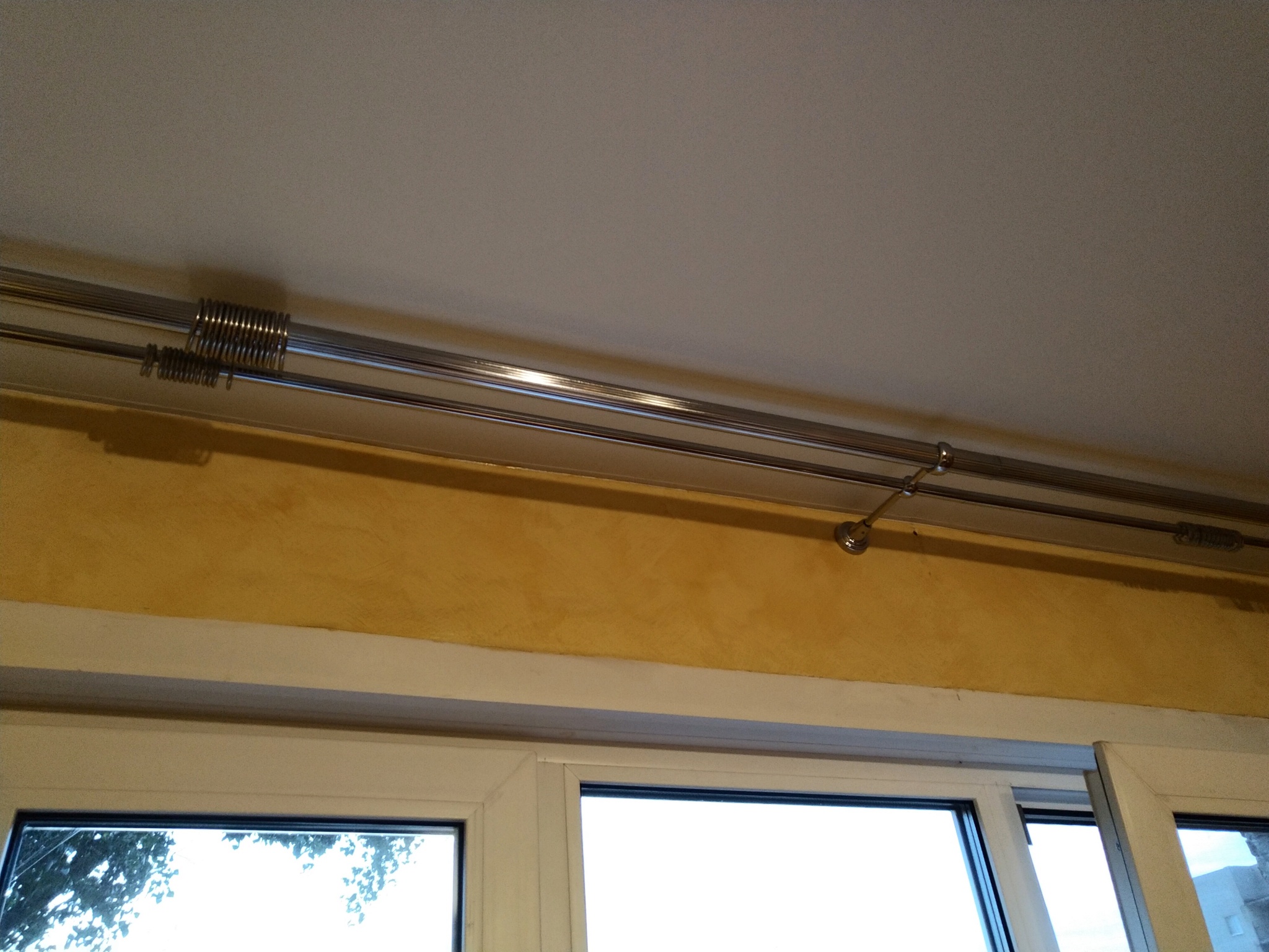 металлический цвет карниза