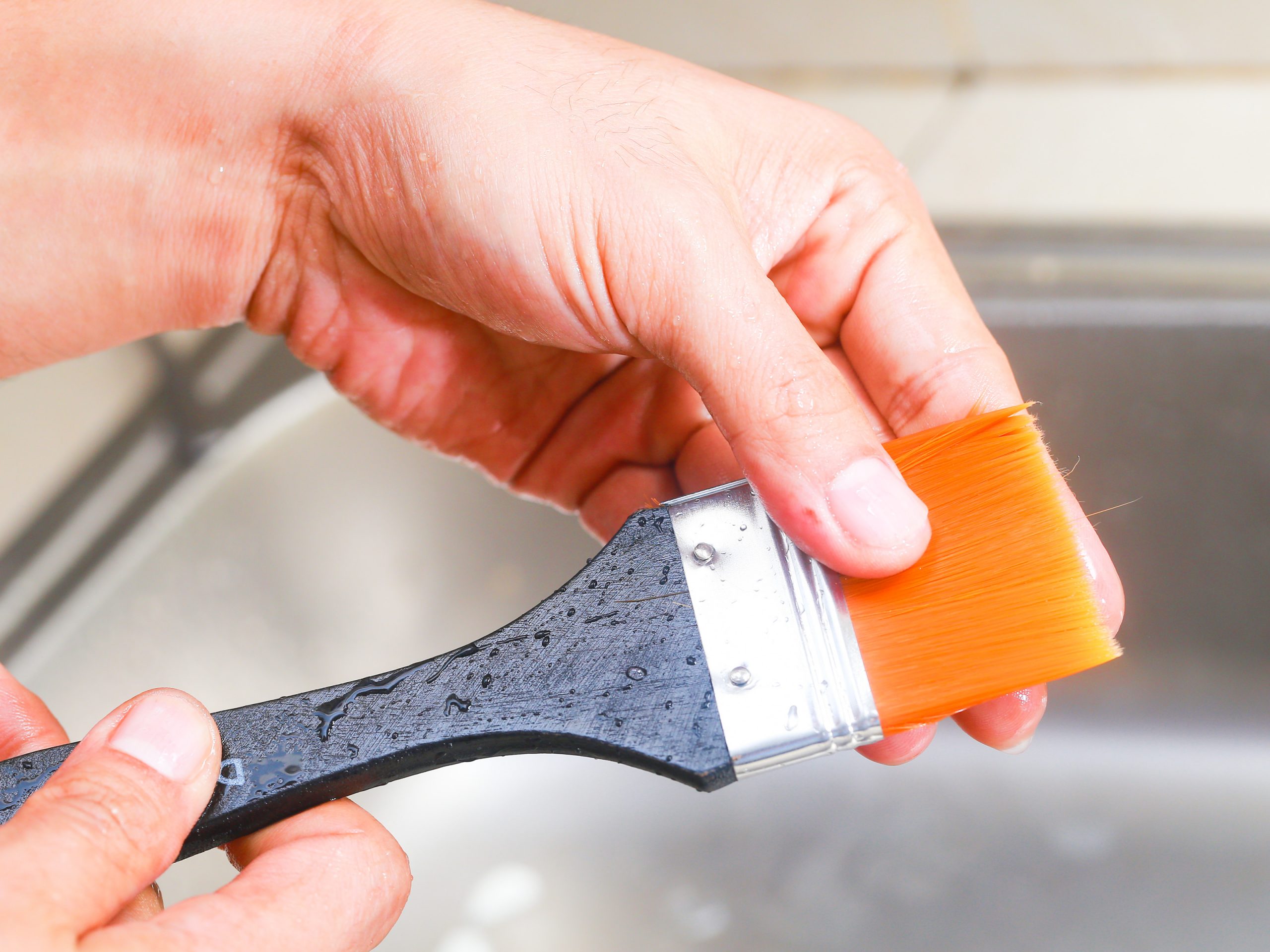 застарелые загрязнения акрилом