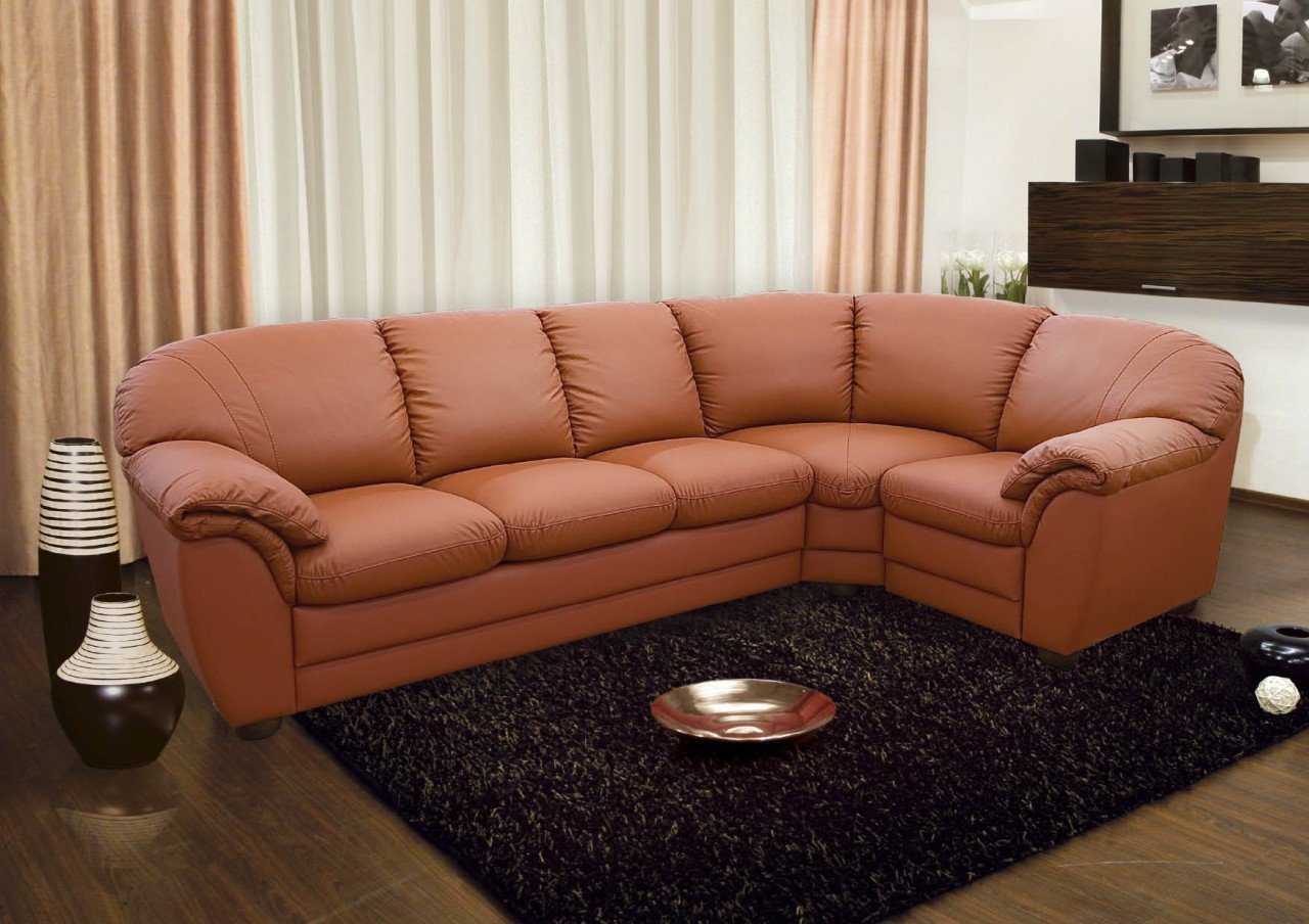 глубокими сидениями