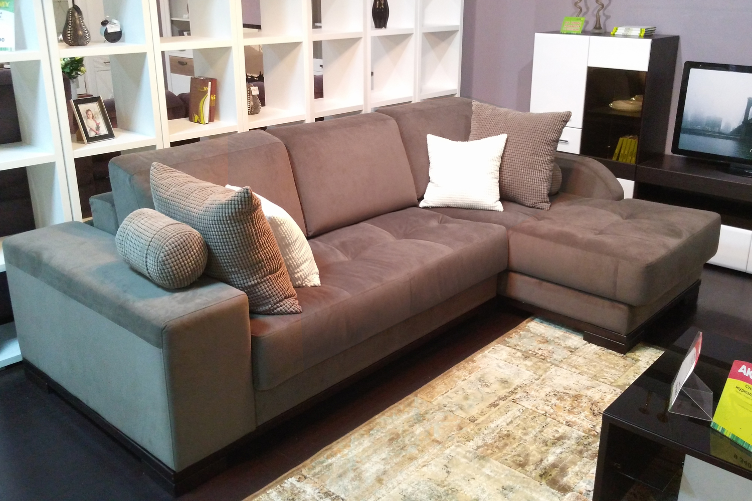 диван Ангстрем