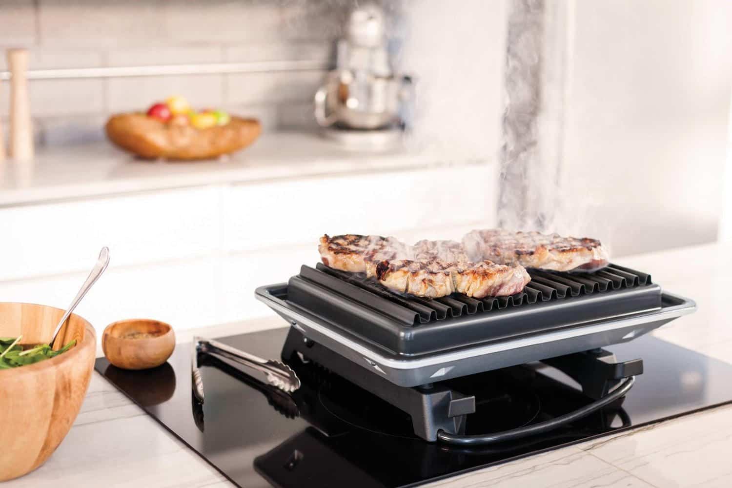 электрогриль на кухне