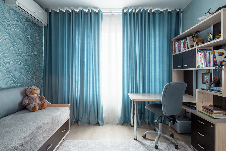 голубые шторы для детской
