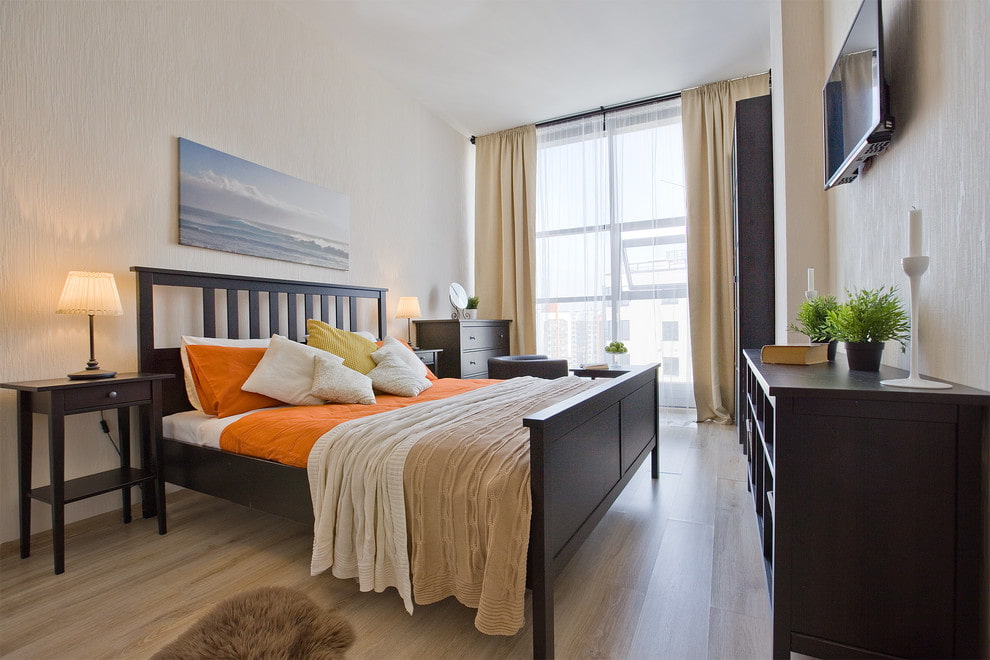 кровать в спальню