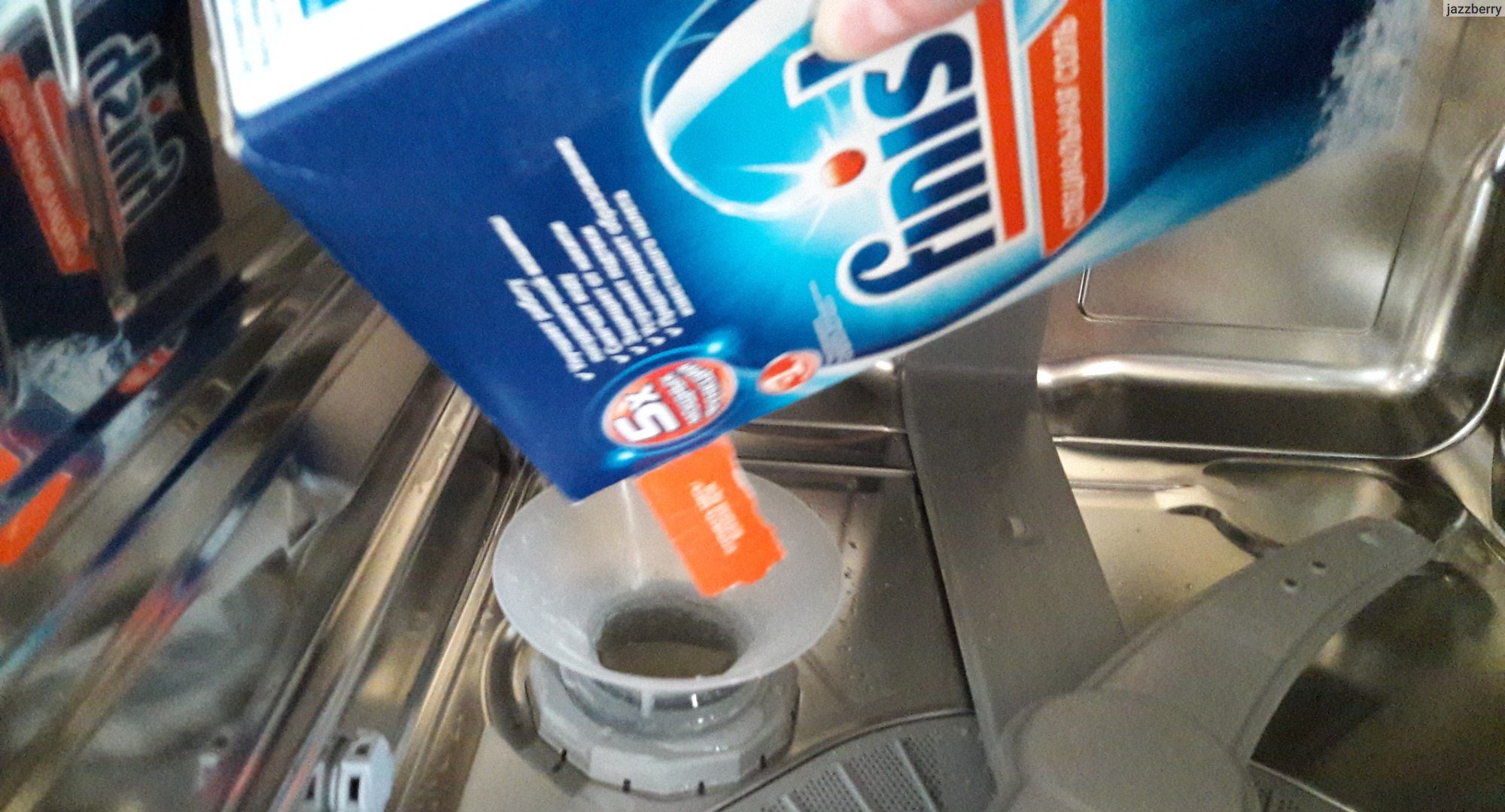 куда засыпать соль в посудомойке