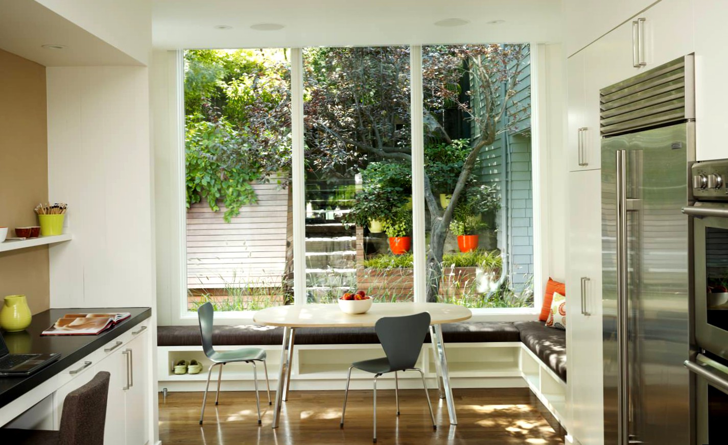 кухня 10 кв м с диваном дизайн