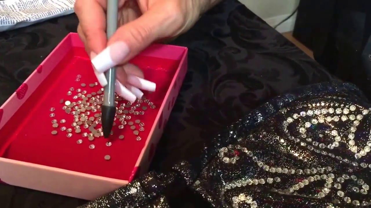 приклеить стразы аппликатором