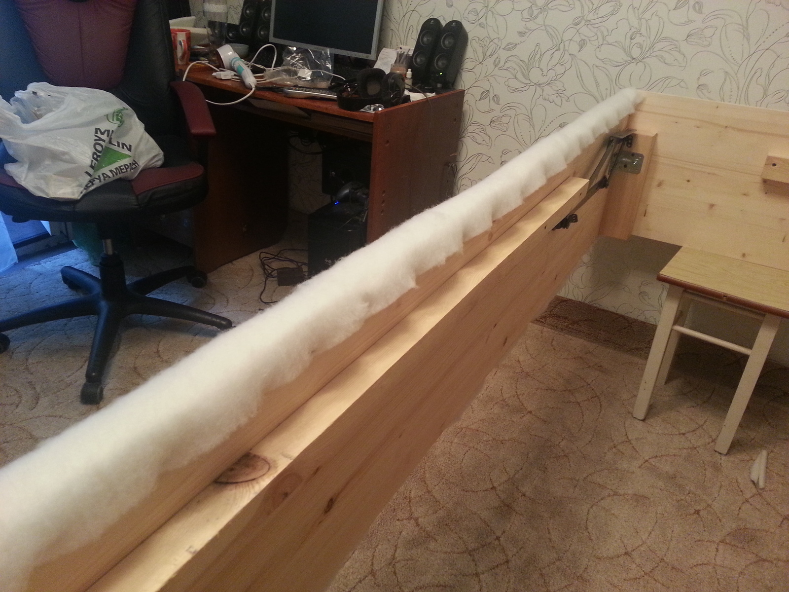 железные уголки