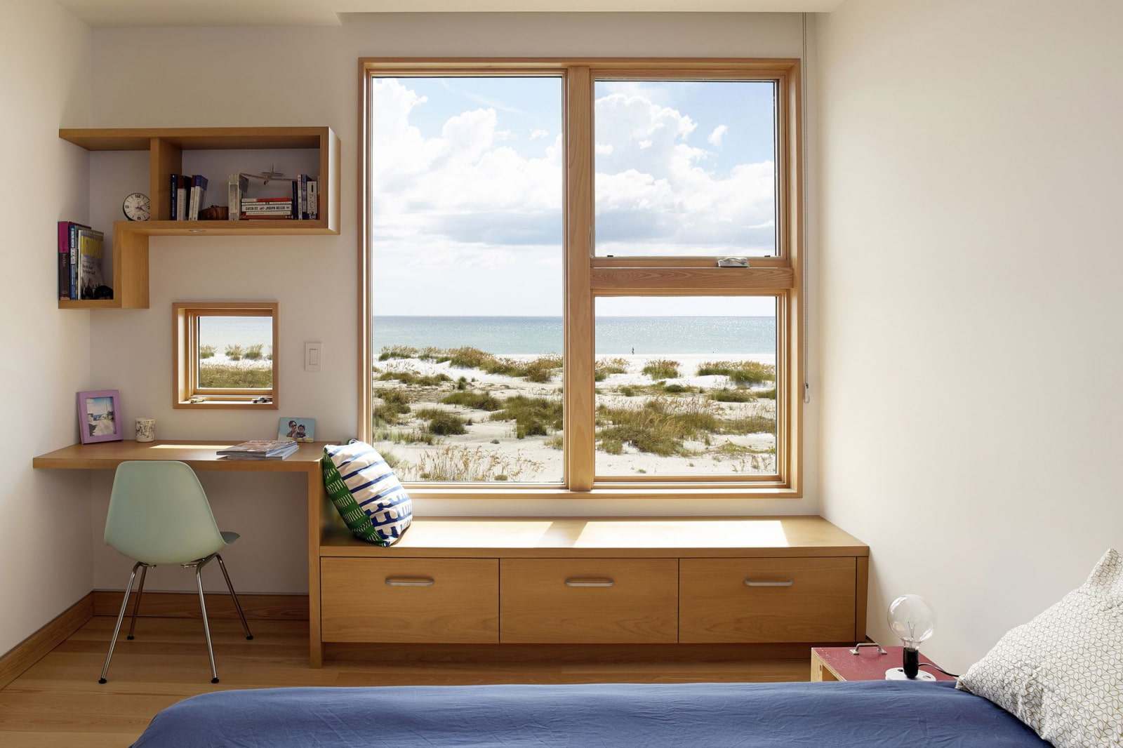 шкаф вокруг окна оформление