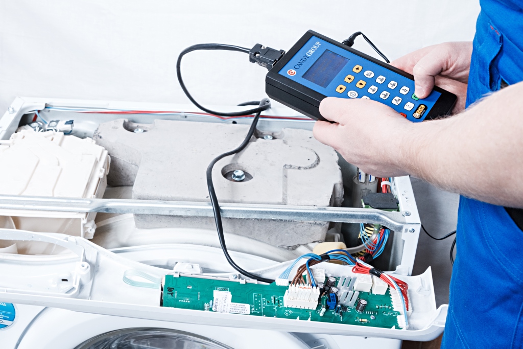 течет стиральная машина