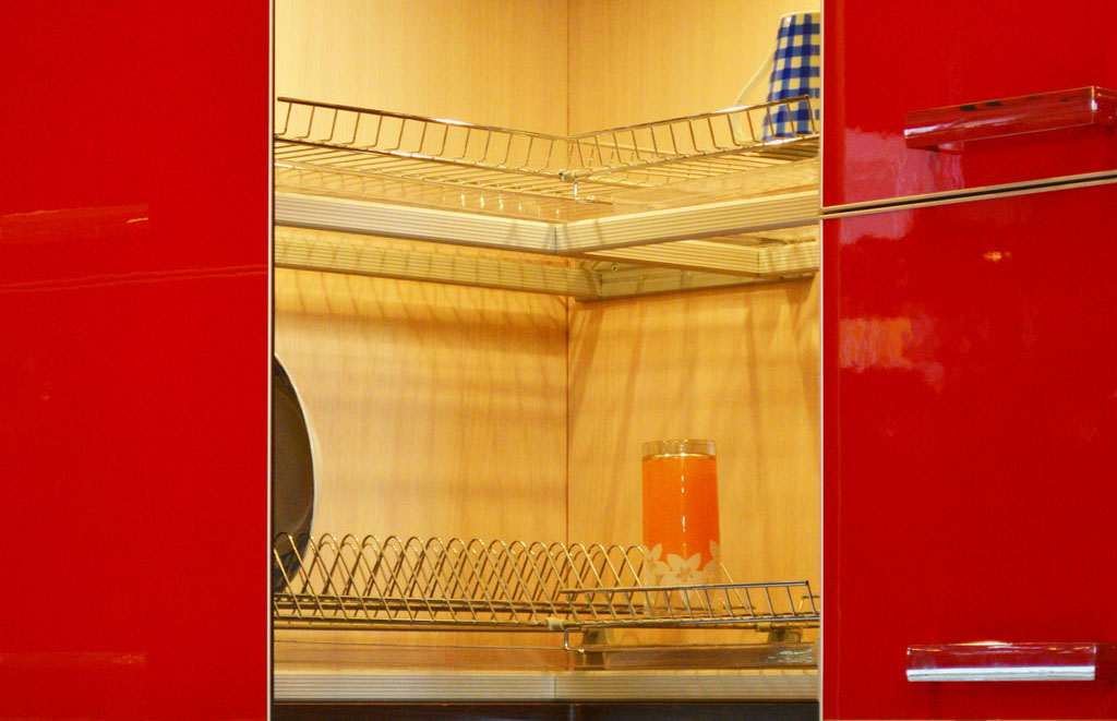 угловая сушилка для посуды дизайн