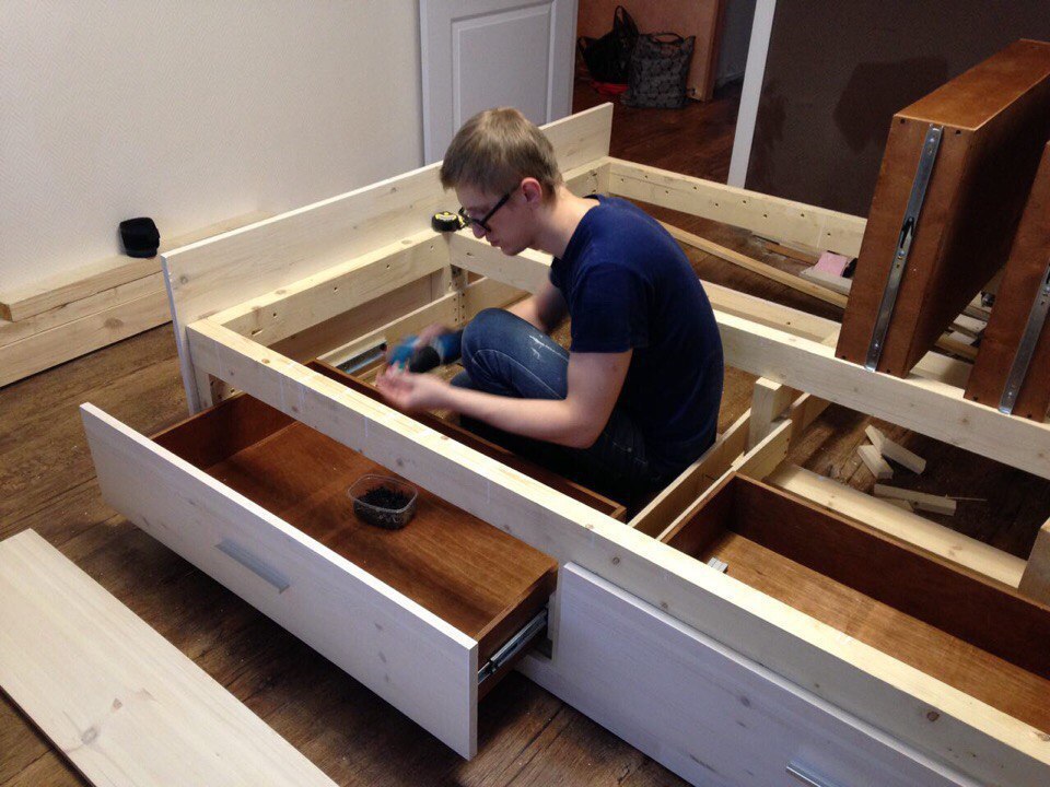 как собрать выдвижную кровать