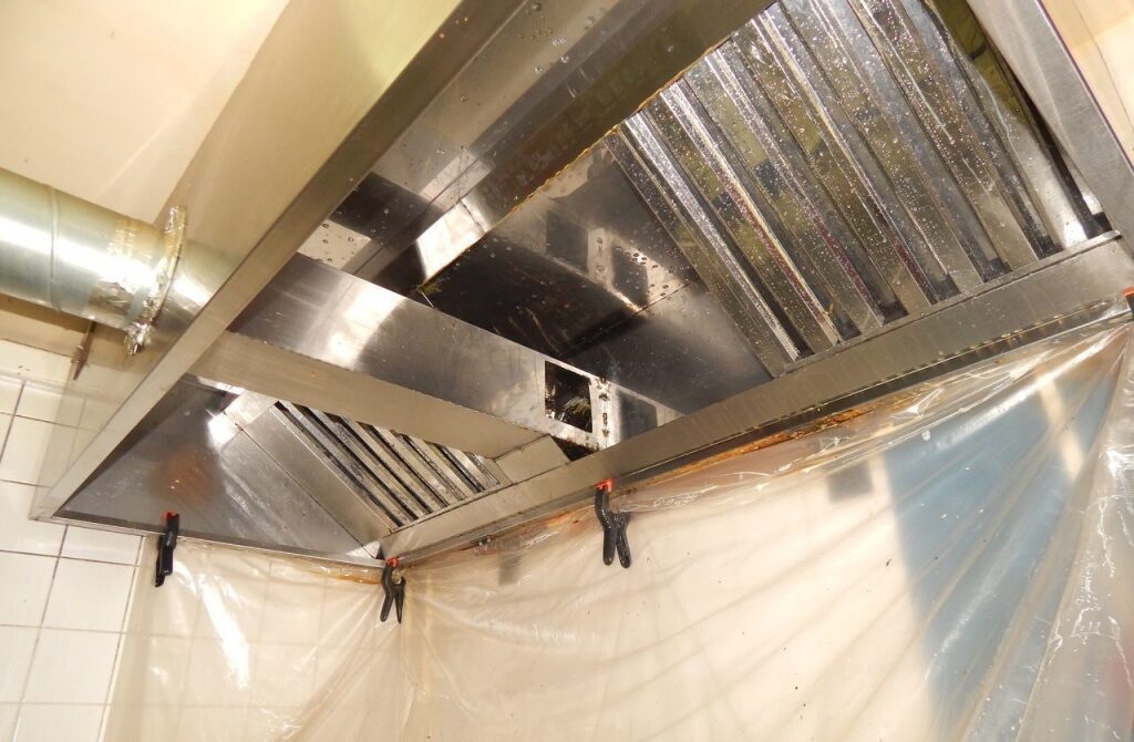 помыть вытяжку