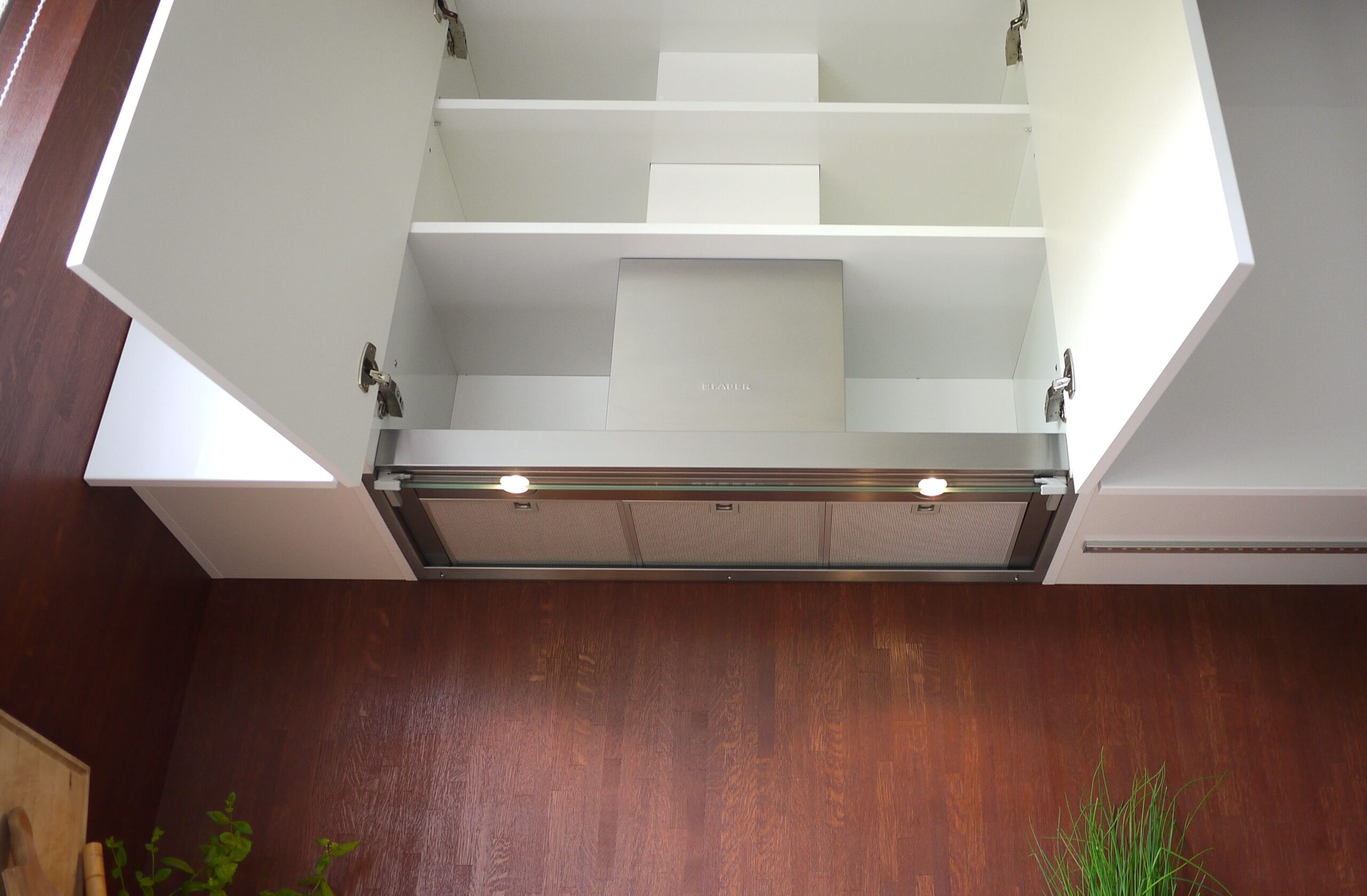 вытяжка в шкаф