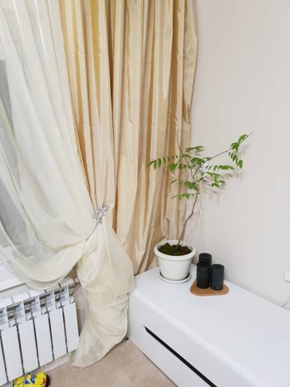 одним-двумя оттенками