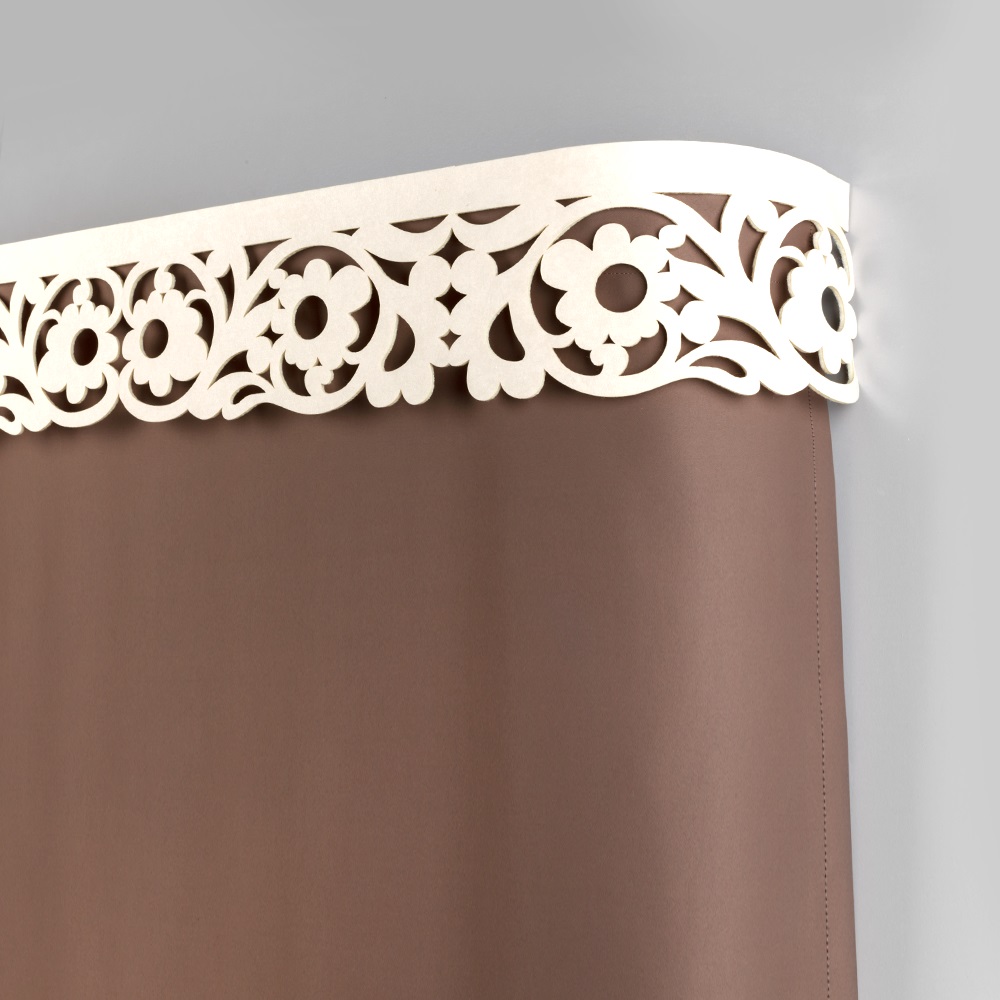 ажурный ламбрекен из твердых материалов