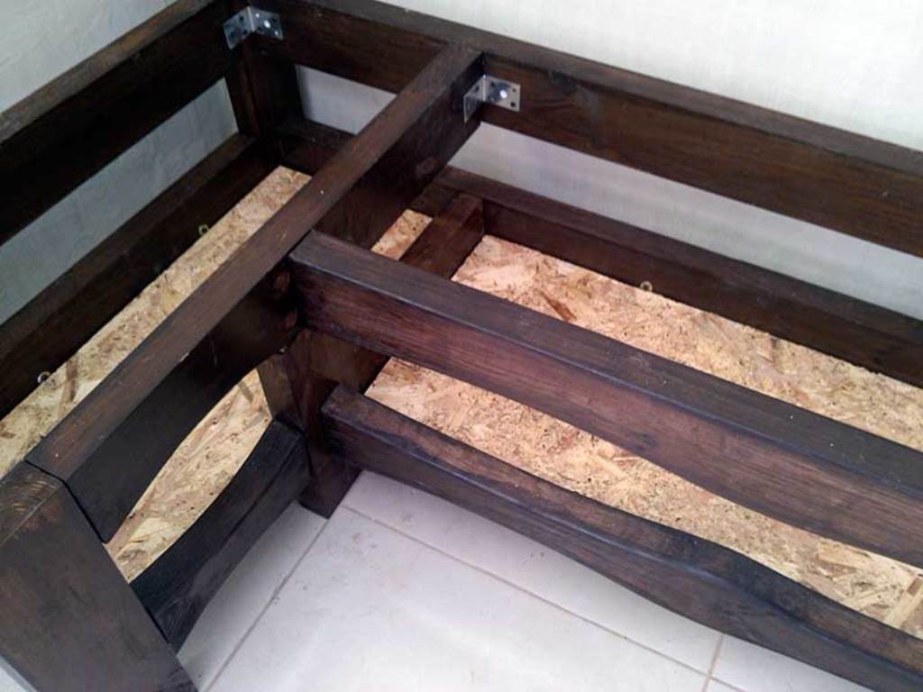 делаем диван на кухню своими руками