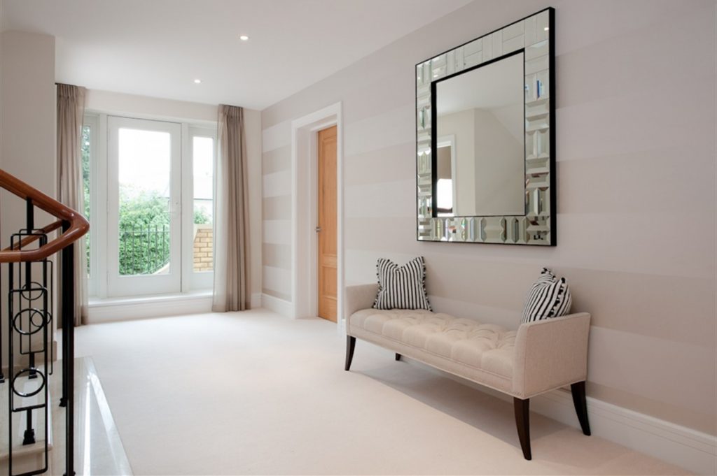 диванчик в прихожую