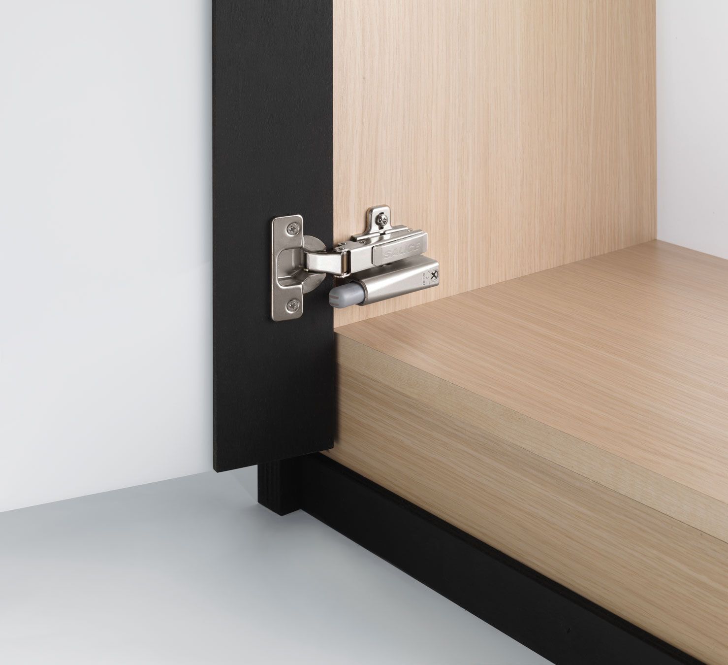 поломка кухонного доводчика