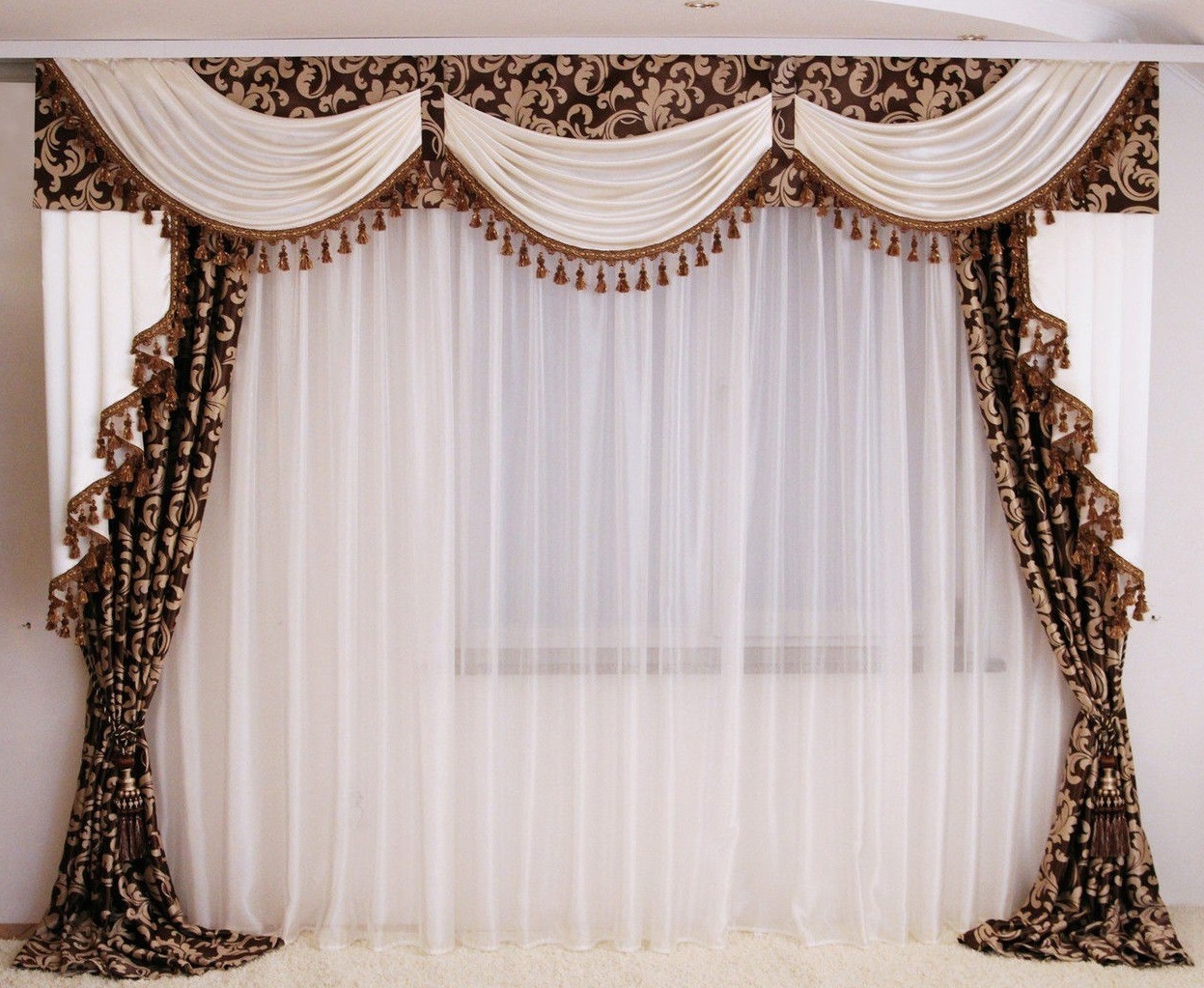 ламбрекен для зала