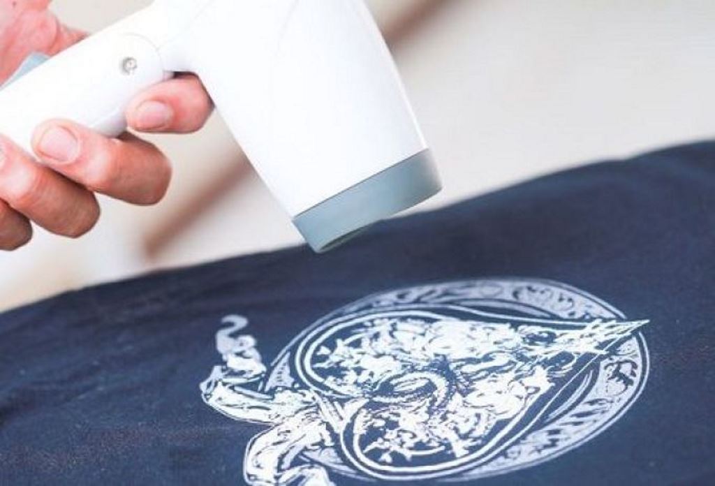 удаление наклейки феном