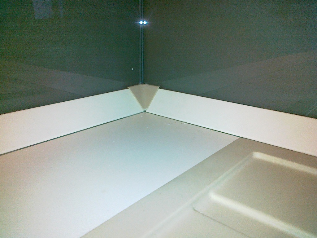 пластиковый плинтус на столешницу