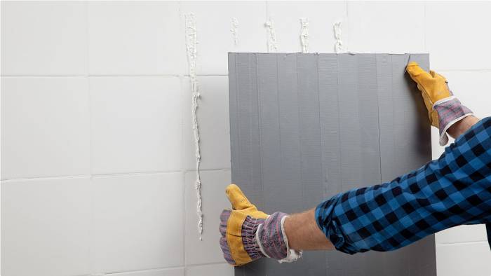 приклеивание зеркала