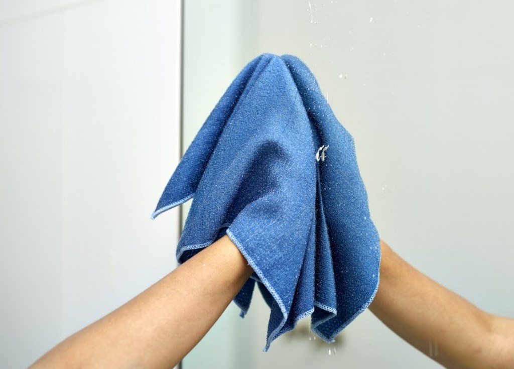 разводы на зеркале