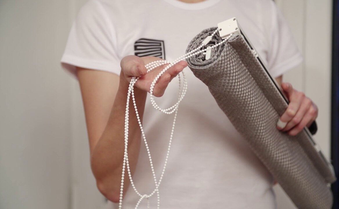 крепить рулонные шторы