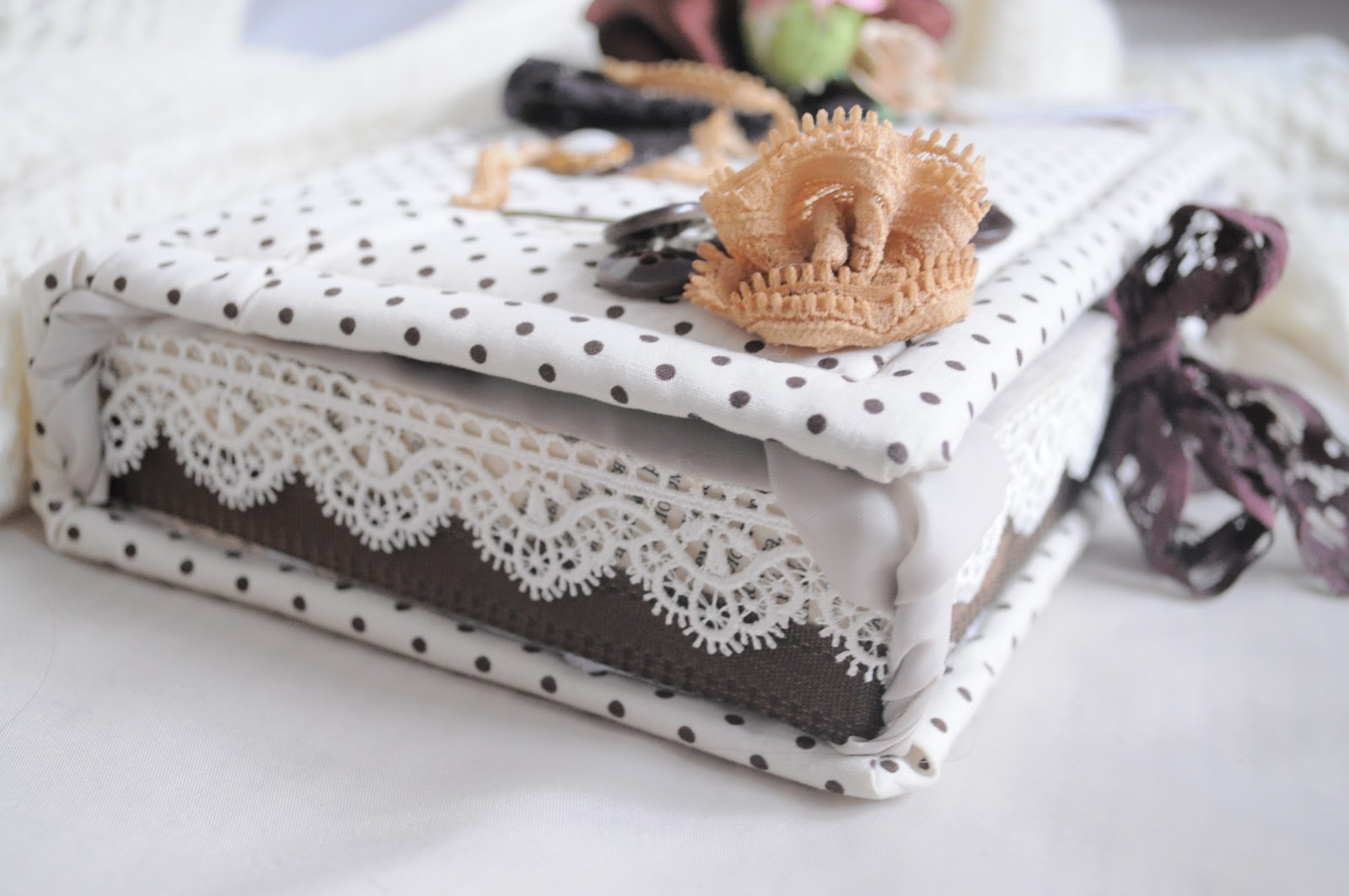 шкатулка с кружевом