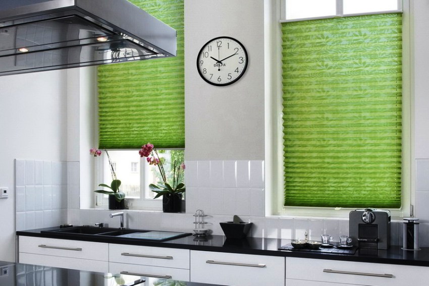 шторы на кухню плиссе