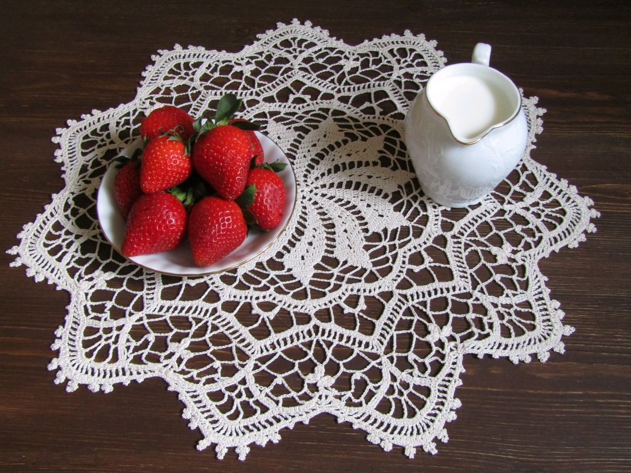 ажурная белая скатерть