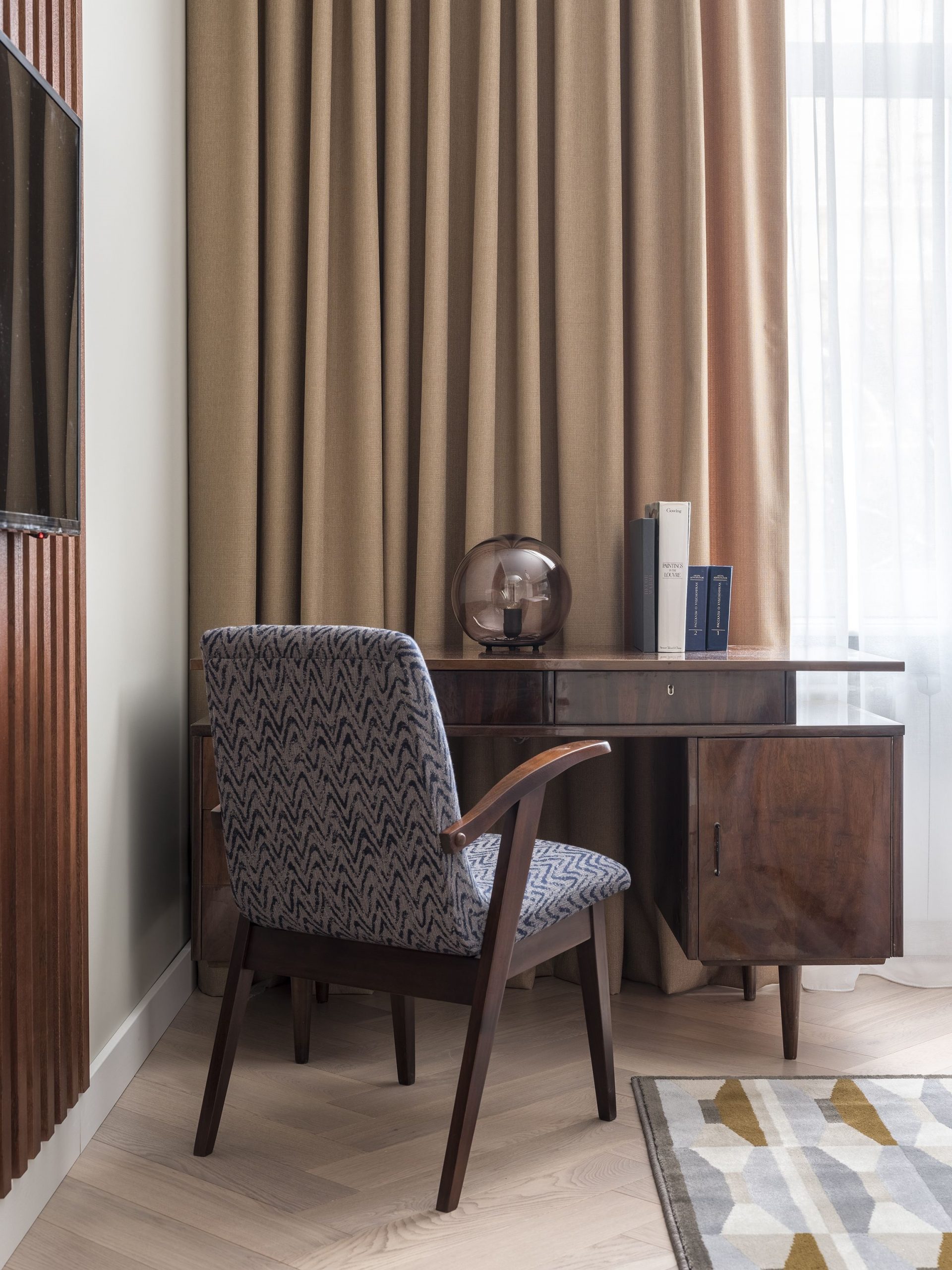 старые предметы мебели