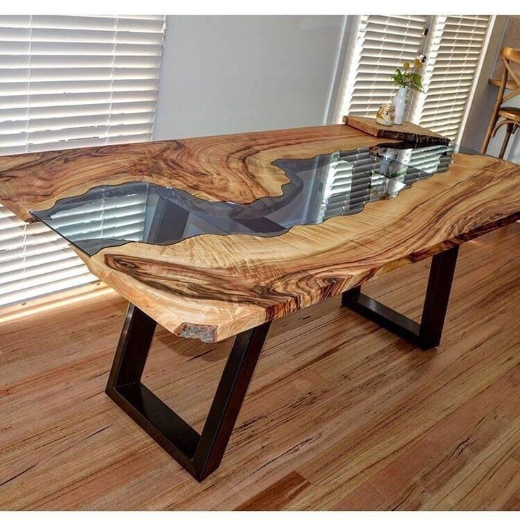 стеклянной вставкой-«рекой»