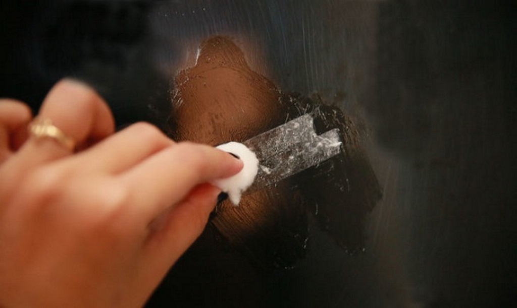 удалить скотч растворителем